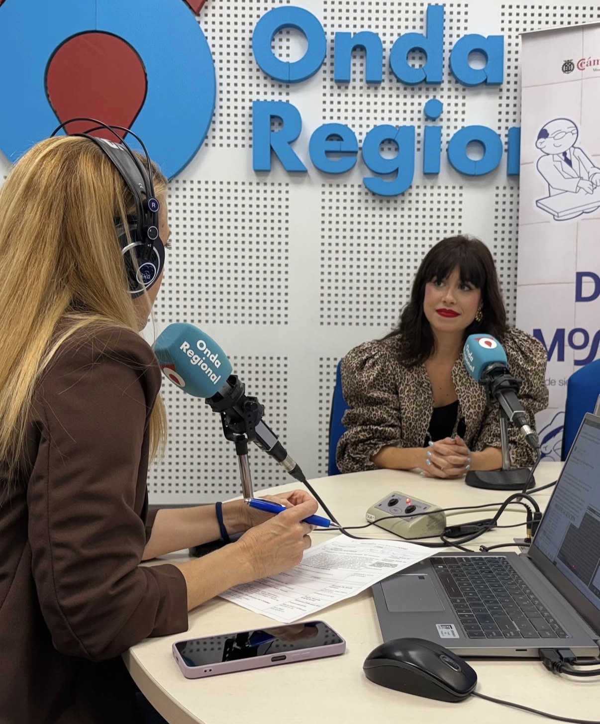 detras del mostrador begoña caravaca